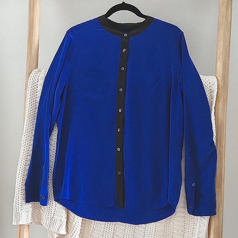Equipment Long Sleeve Silk Button-Down Top In Blue Large